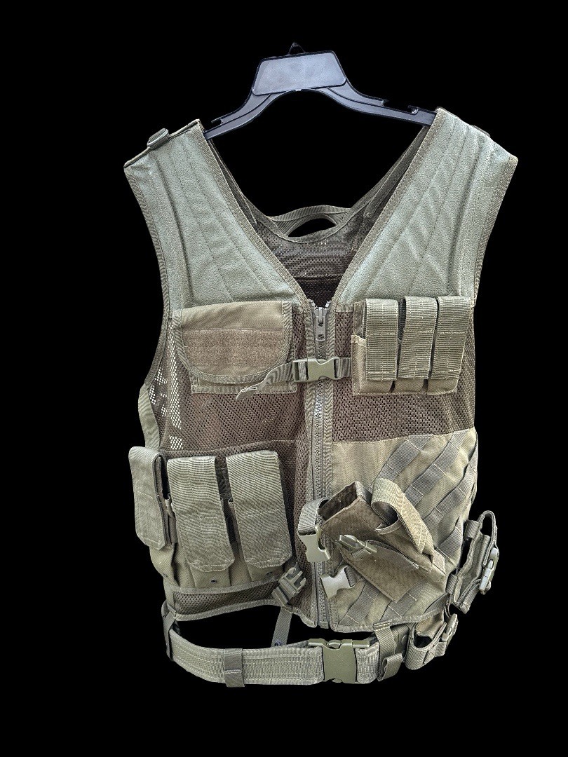 Military Tactical Vest With Gun Holster And 9 Pouches New ￼ Olive Green LARGE