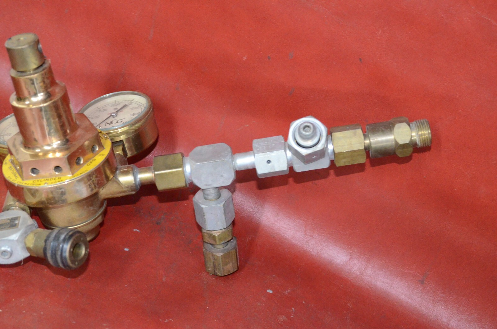 NCG Oxygen Regulator N1602 Gauges Supply Scott Splitter Disconnect Vtg Medical