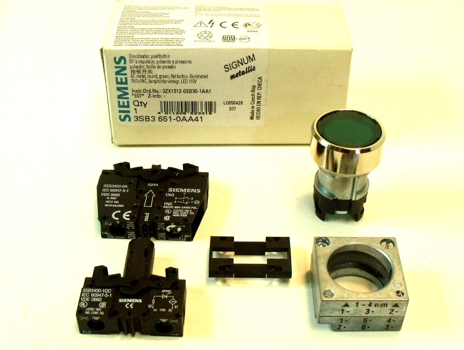 NIB Siemens 3SB3 651-0AA41 Illuminated Green Pushbutton:  22mm, LED, 110VAC