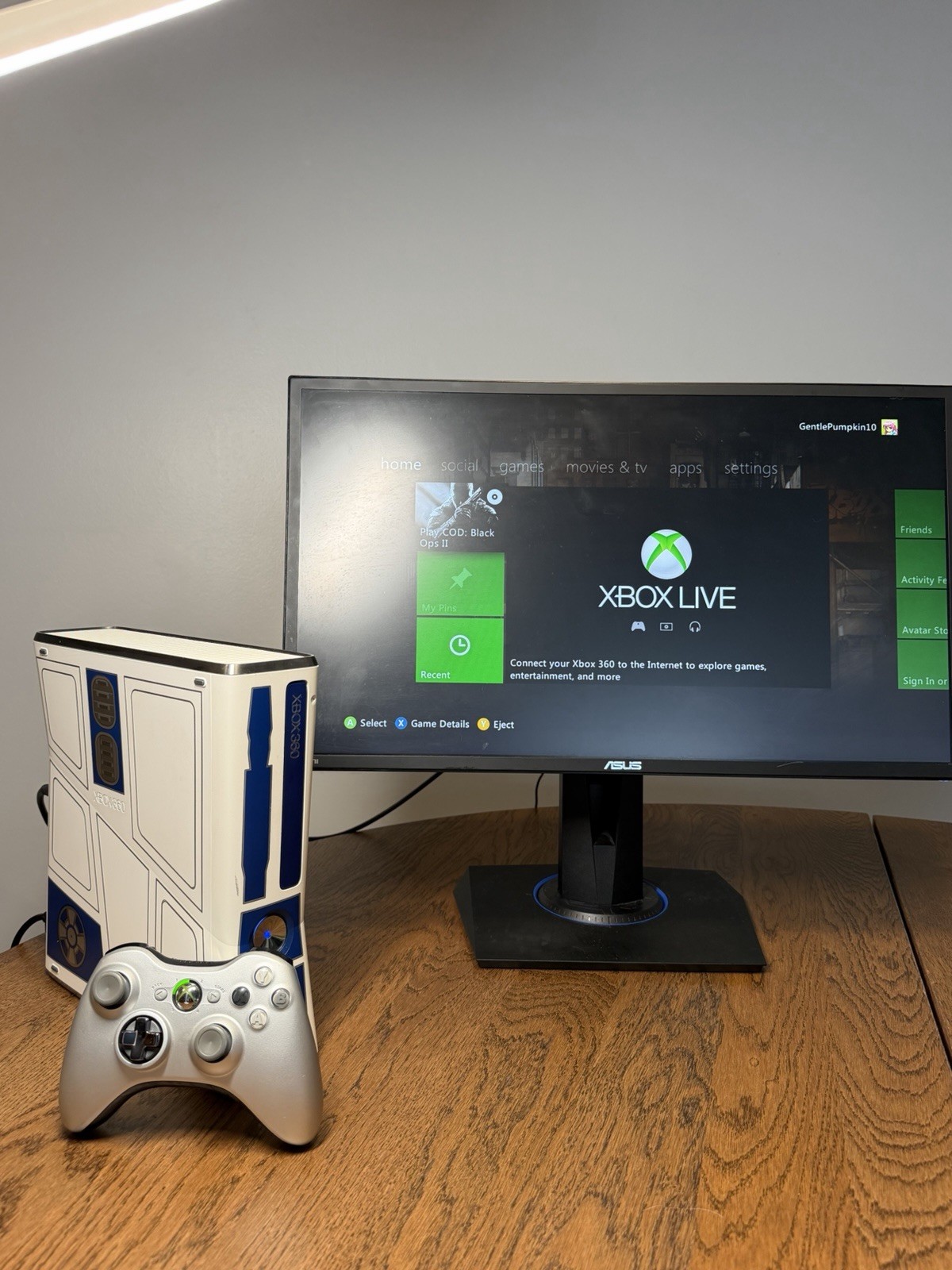 LIMITED EDITION Xbox 360 S 320GB Console Star Wars R2D2 With Silver Controller