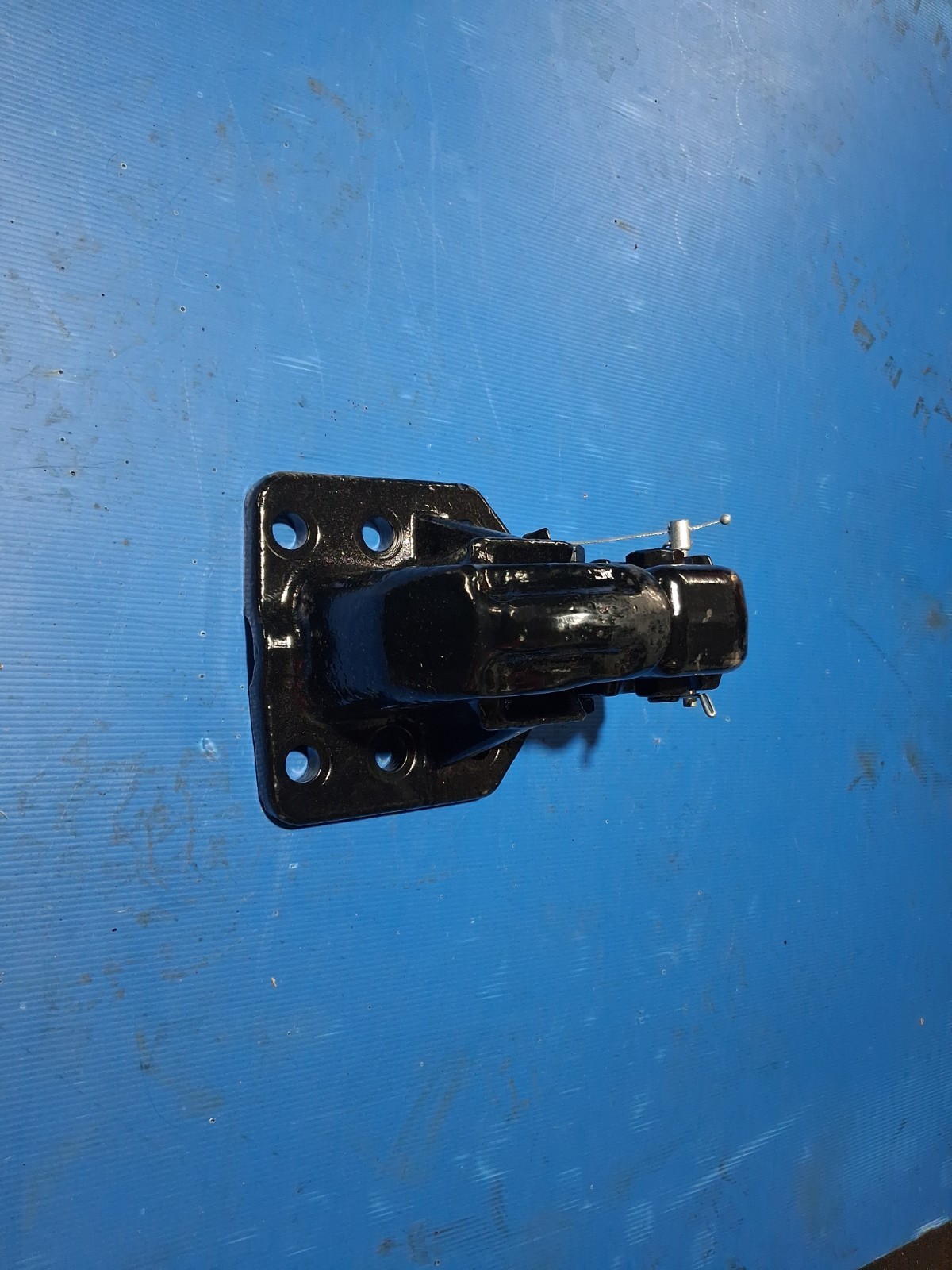 Buyers Products PH50 50 Ton Air Compensate Pintel Hook Hitch 6-Hole Mount