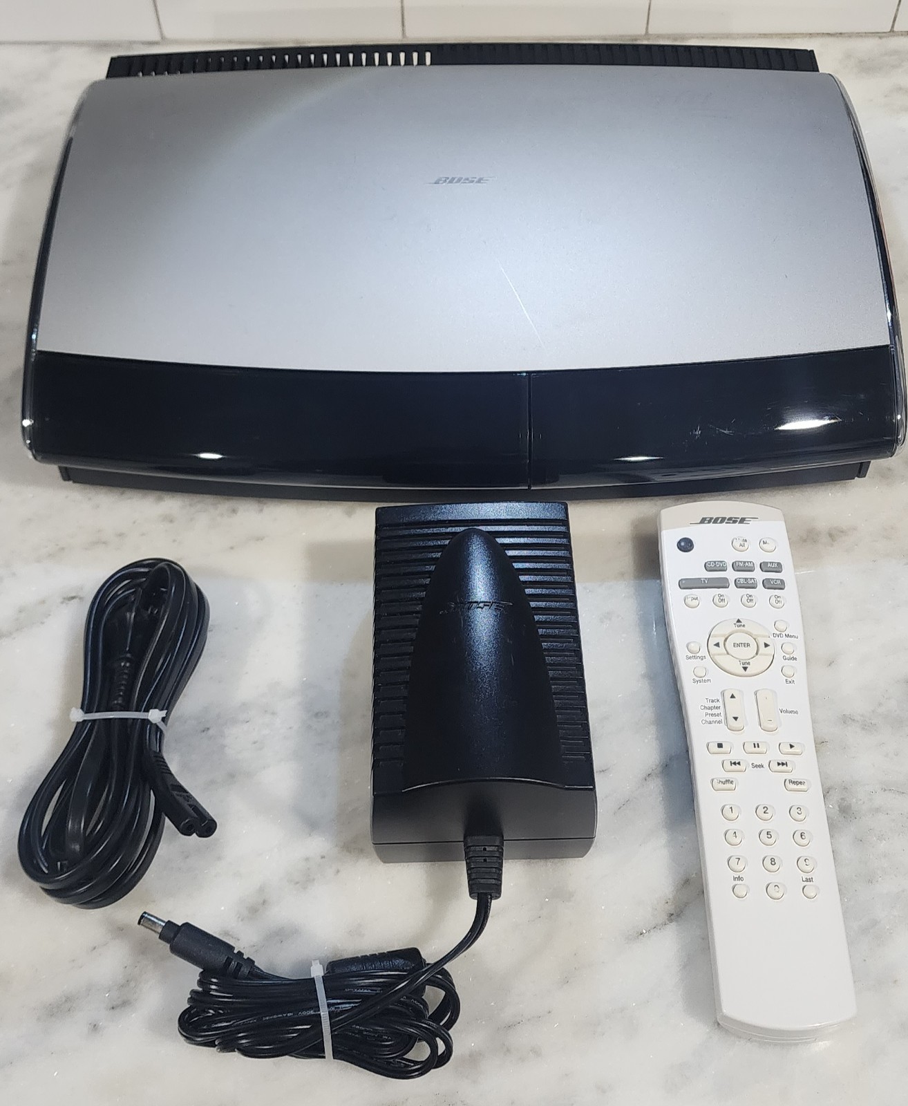 Bose AV18 Lifestyle 18 Media Center CD DVD MP3 Player Remote And power Cord