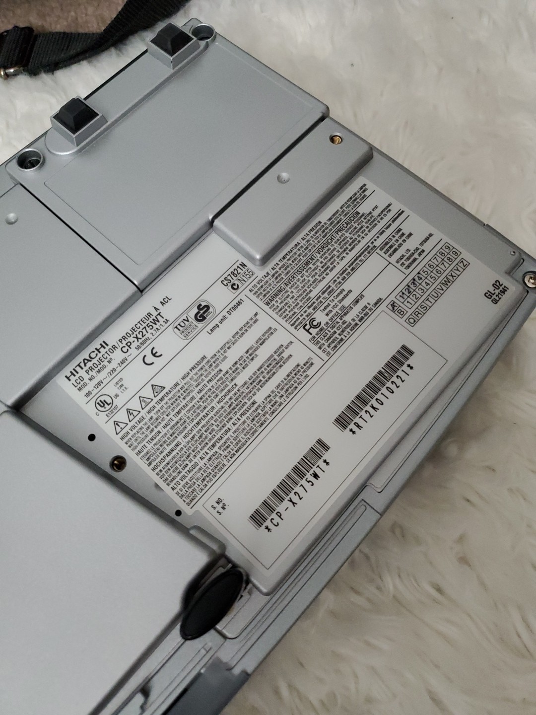 Hitachi XGA CP-X275 Multimedia Mobile LCD Projector Tested