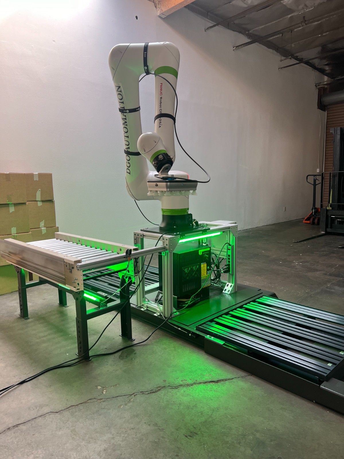Fanuc CRX-25iA Collaborative Palletizing Robot w/ OnRobot VGP20 READY TO SHIP