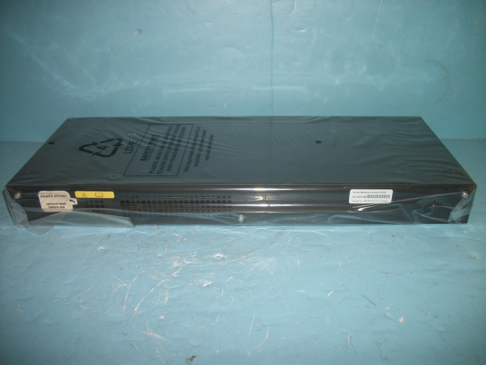NOS HP V1405-16 DESKTOP SWITCH
