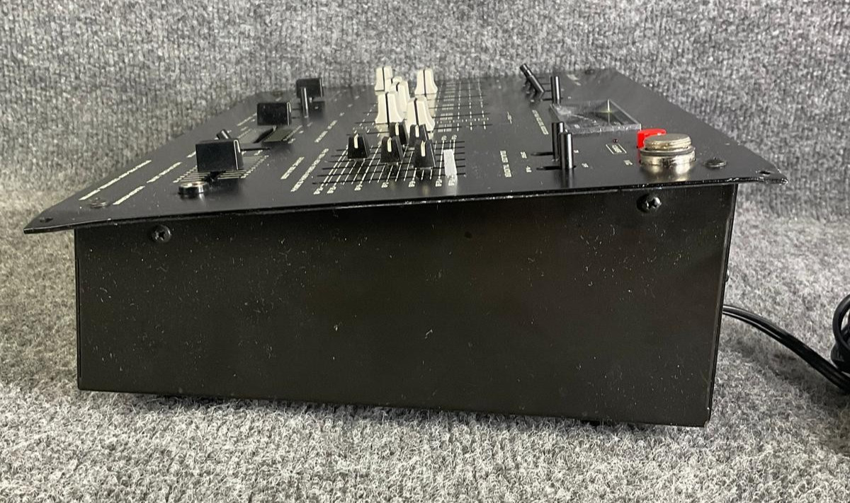 Numark DM-1650 Stereo Equalizer DJ Mixer Pre-Amp Control 39582