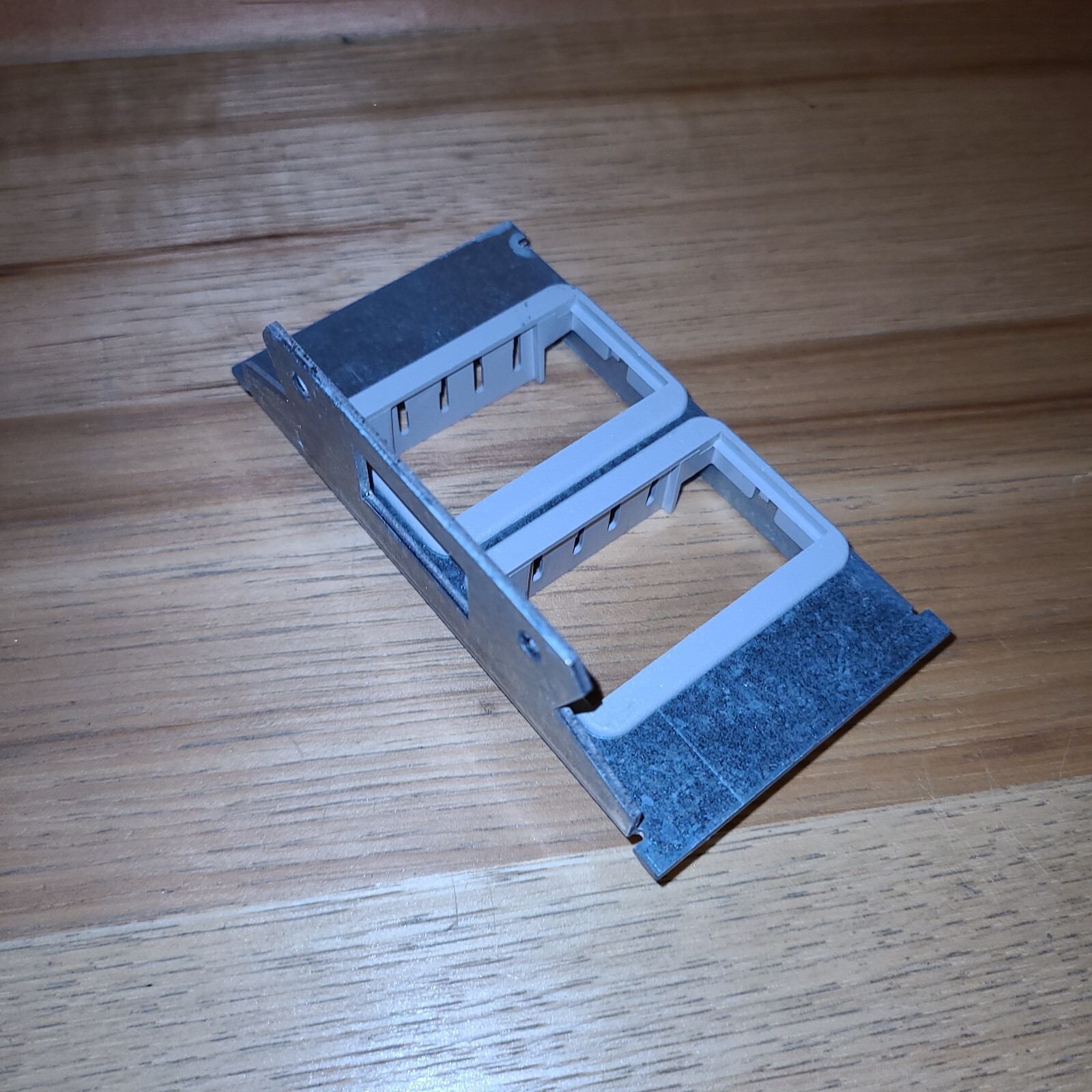 ONE Wiremold RFB62A Internal COMMUNICATION Device Plate Bracket NEW MANY AVAIL.