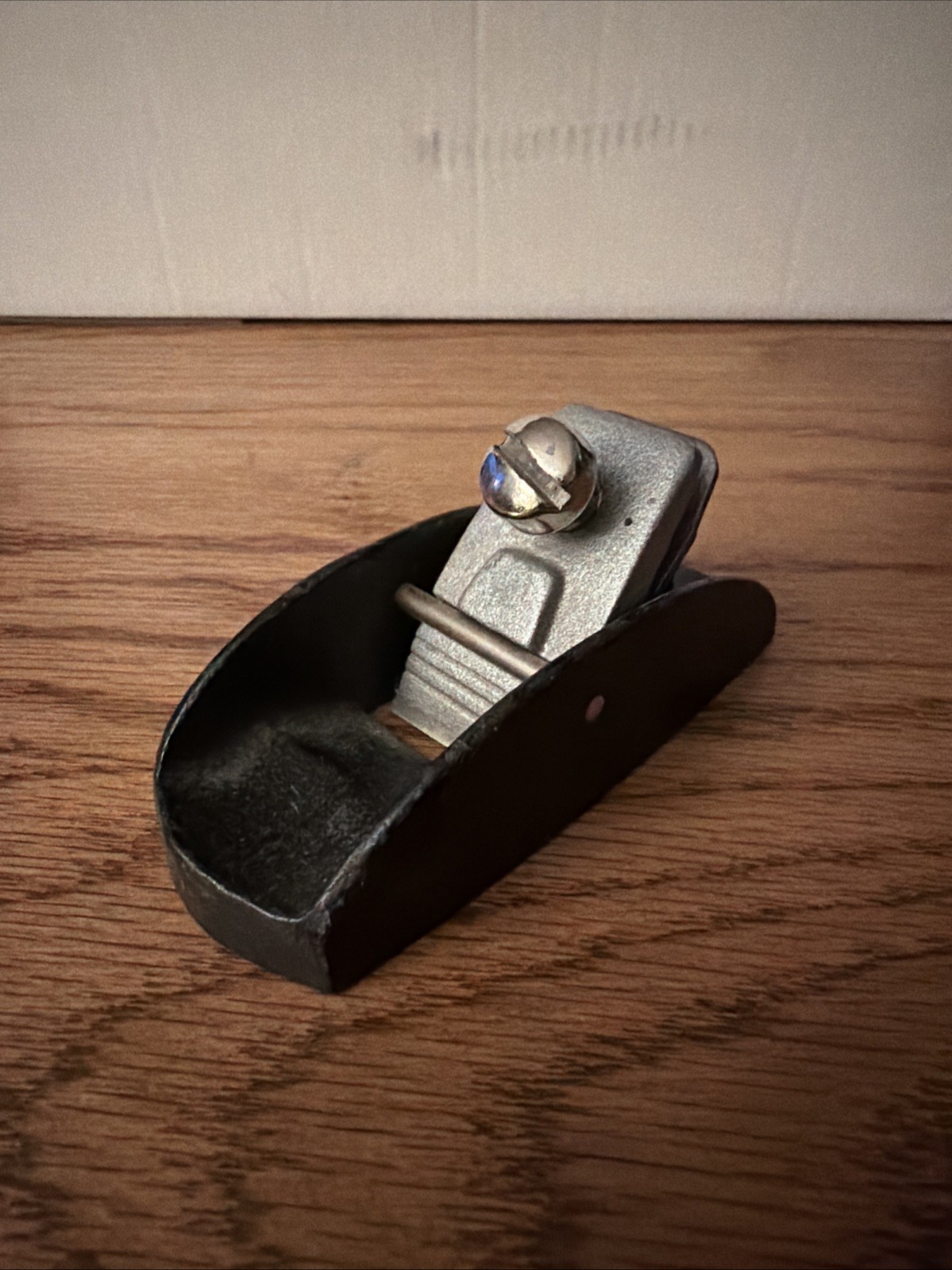 Vintage Small Cast Iron Frame Finger Plane Very Nice Condition. 3 5/8”