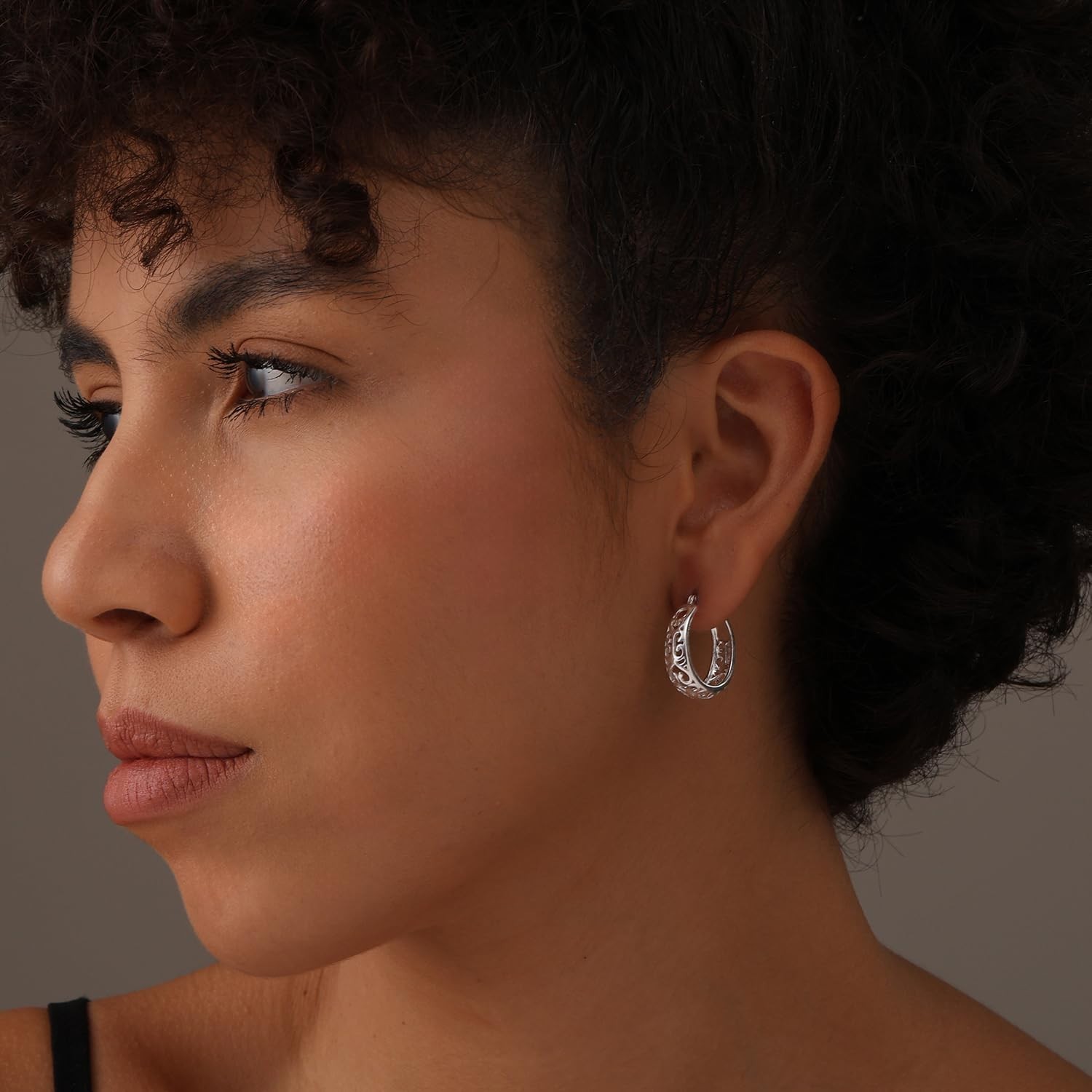 LeCalla 925 Sterling Silver Post Filigree Oval Hoop Earrings for Women 25 mm