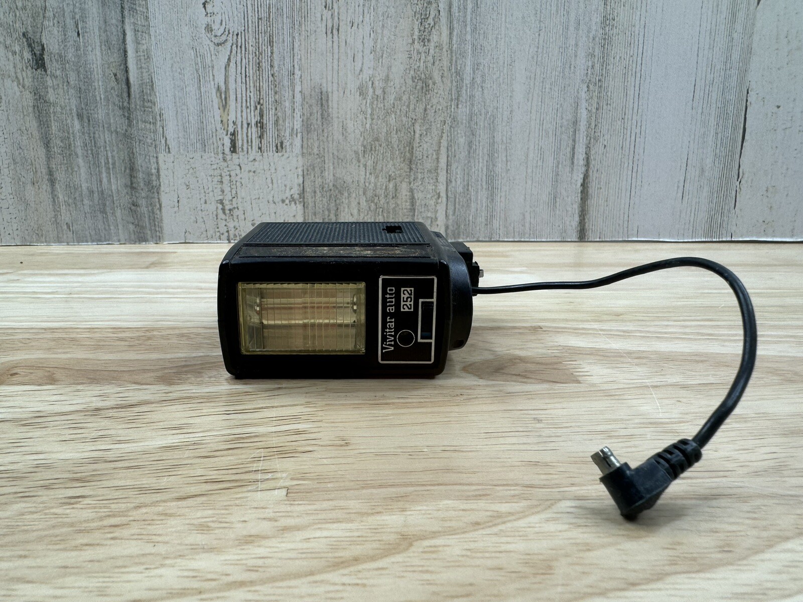 Vivitar Auto 252 Electronic Flash Unit - Not Tested