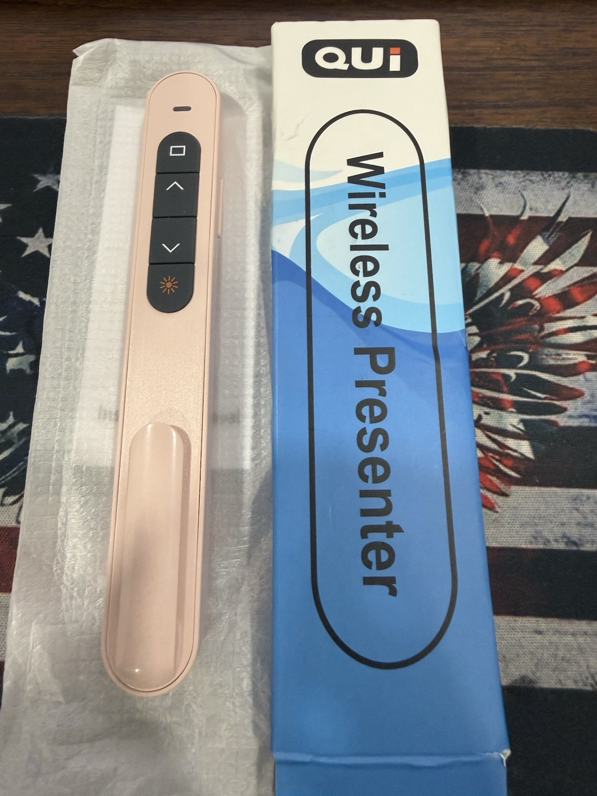 Qui Wireless Presenter Remote Control for PowerPoint, Mac, Computer or Laptop