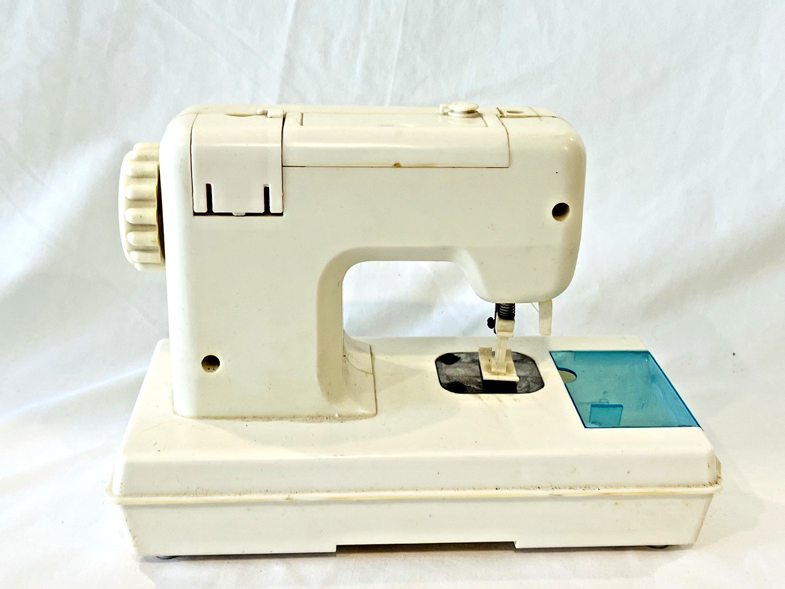 Vintage Singer Sewing Machine Child's Plastic Toy - Needs Work