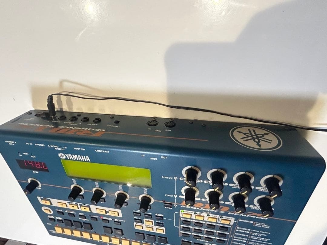 YAMAHA RM1X Music Sequencer Workstation Junk As-Is Powers On Untested