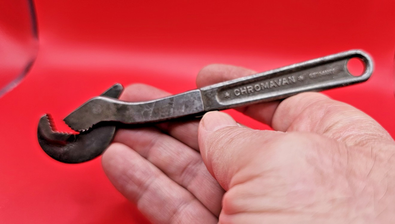 VINTAGE ONEHANDER 6" QUICK ADJUST PIPE WRENCH, GERMANY CHROMAVAN