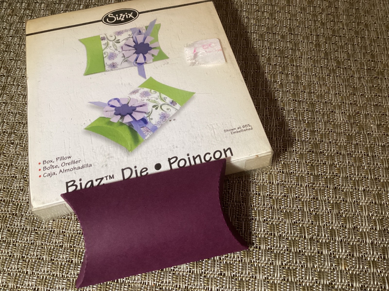 Sizzix Pillow Box Die Bigz Gift Box.