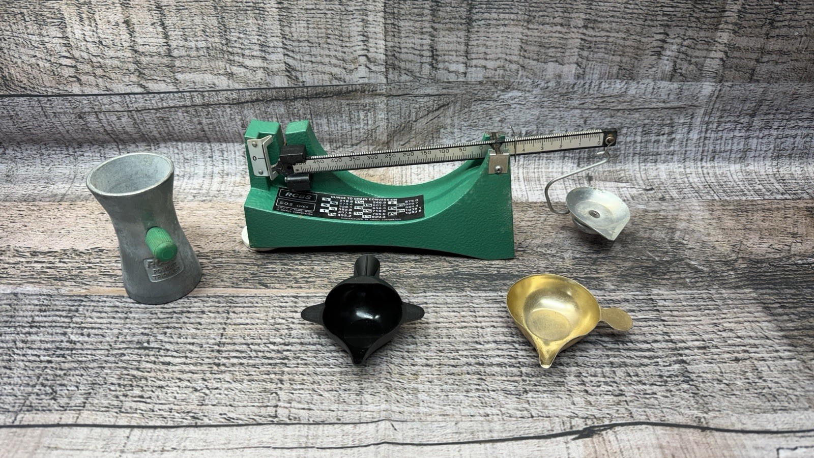 RCBS 502 Powder Scale & RCBS Powder Trickler & RCBS Scale Pan