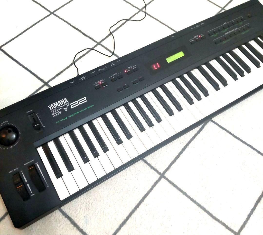 YAMAHA SY22 Synthesizer Keyboard 61 Keys Music equipment Operation confirmed