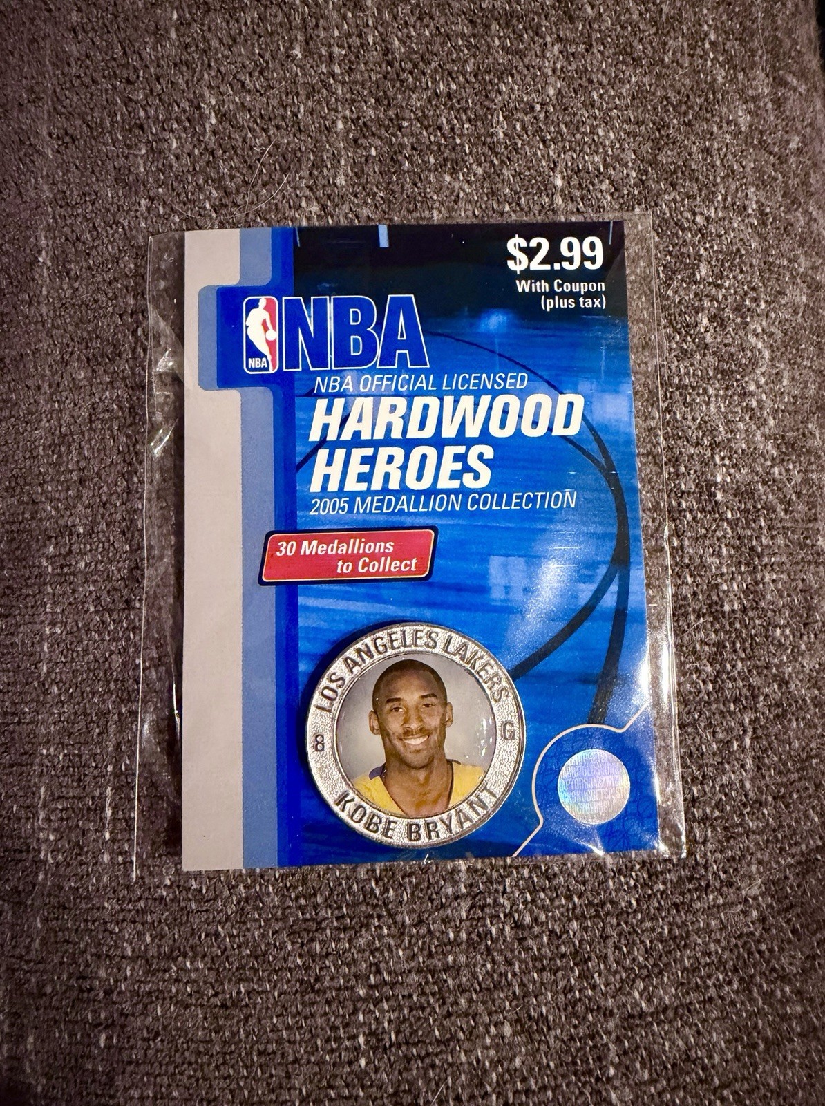 Vintage Kobe Bryant LA Lakers 2005 NBA Hardwood Heroes Medallion