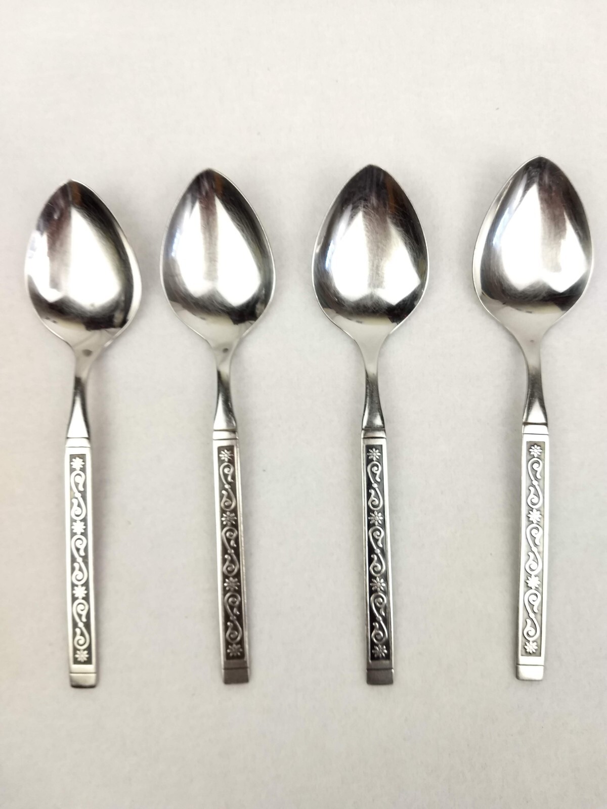 Oneida MIDNIGHT Stainless S.S.S. Black Accent Flatware Tablespoons Set of 4