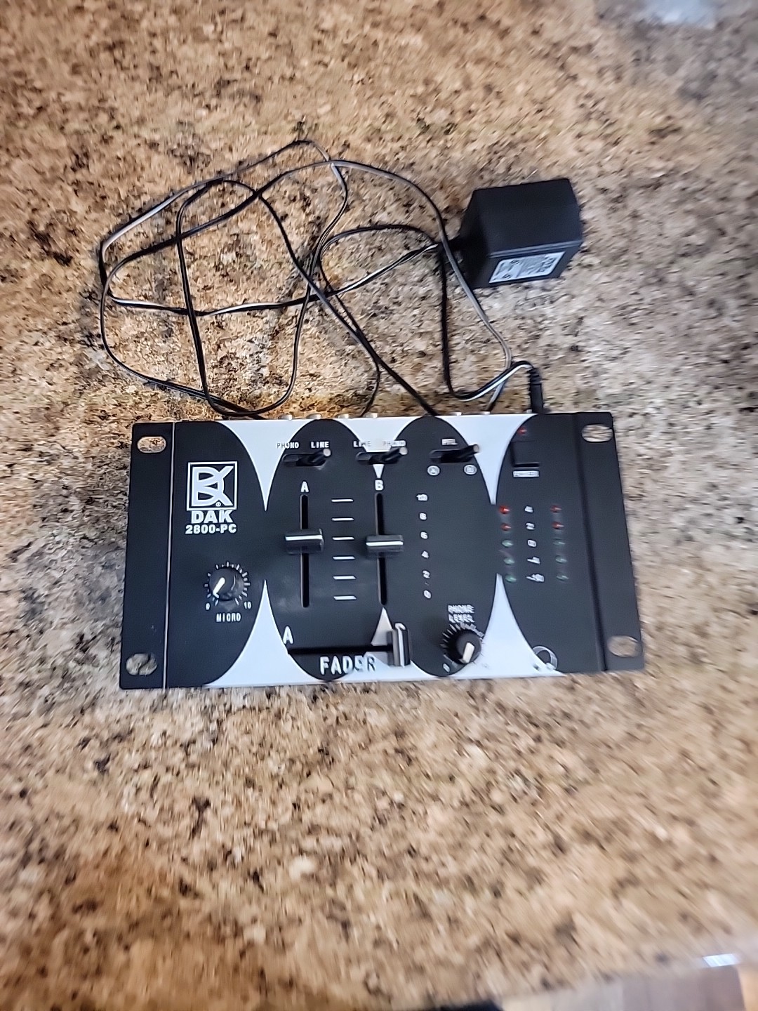 DAK 2800-PC Stereo Phono/Line Preamp Cross Fade DJ Mixer w/ Power Supply