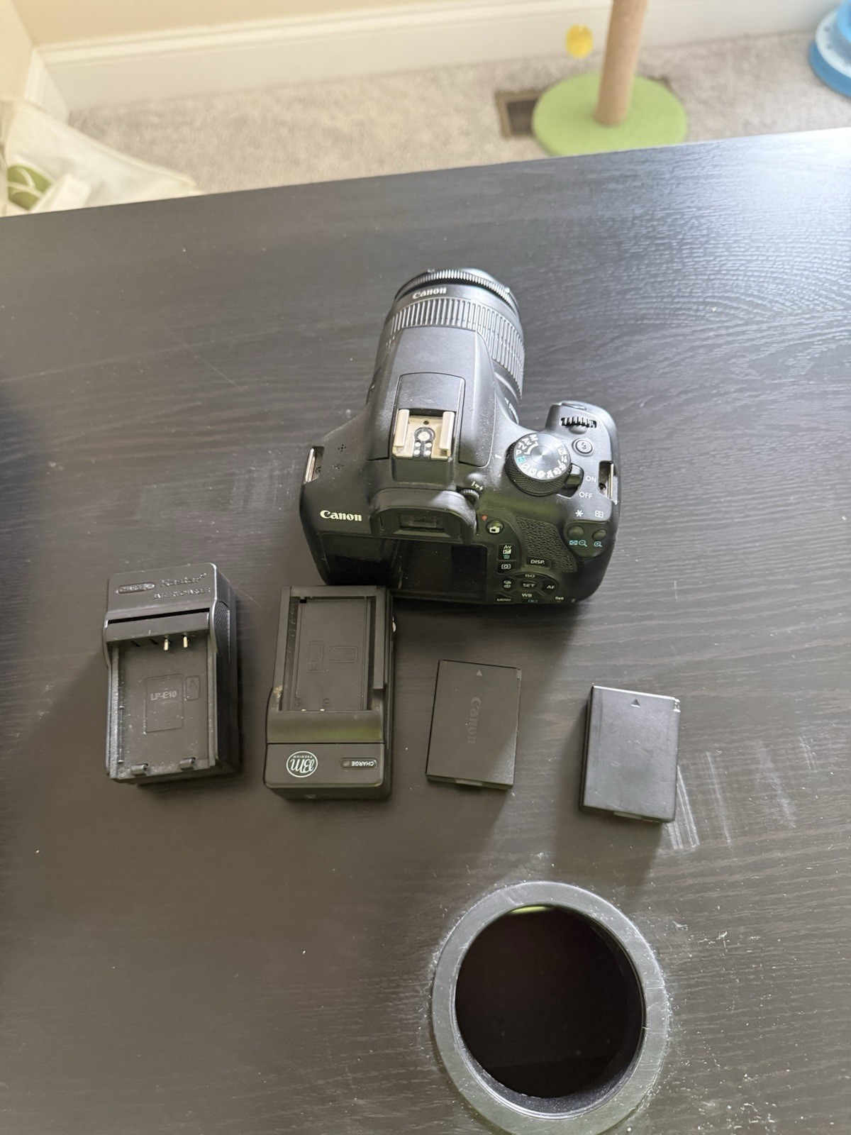 Canon EOS Rebel T6 Camera Bundle 18-55mm Lens LP-E10 Batteries Chargers
