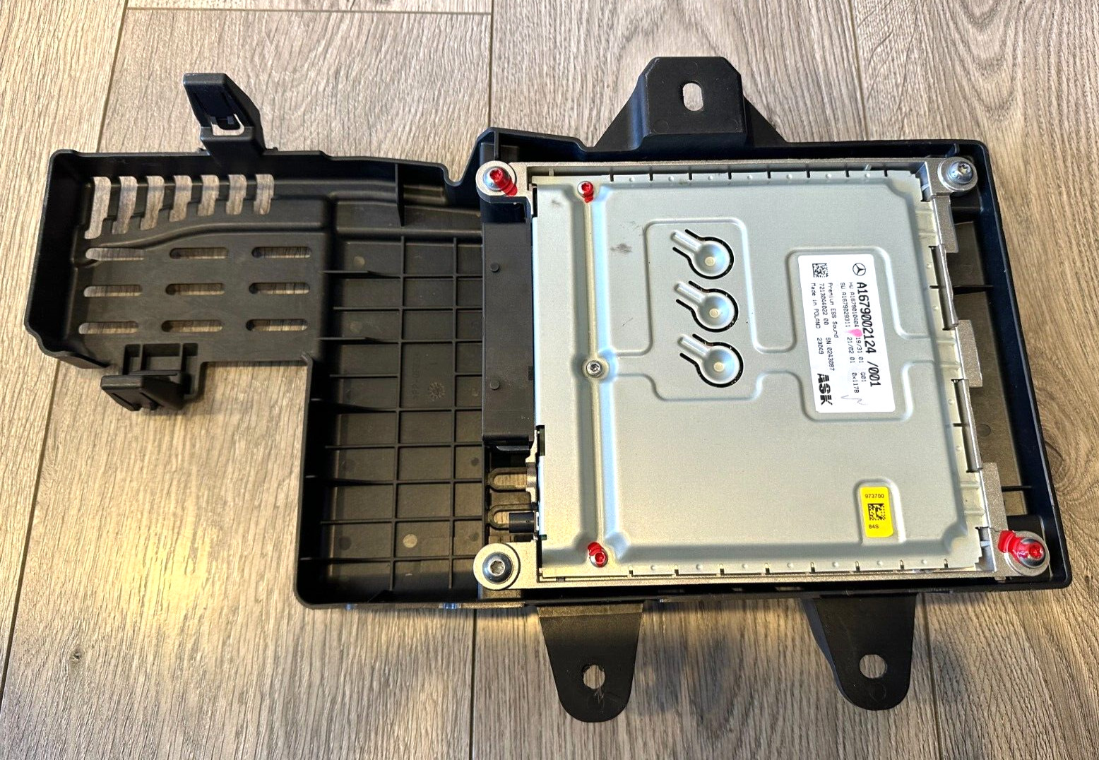 2022 2023 MERCEDES GLA CLA SOUND AMPLIFIER WITH COVER 1679002124, 2475450601 OEM