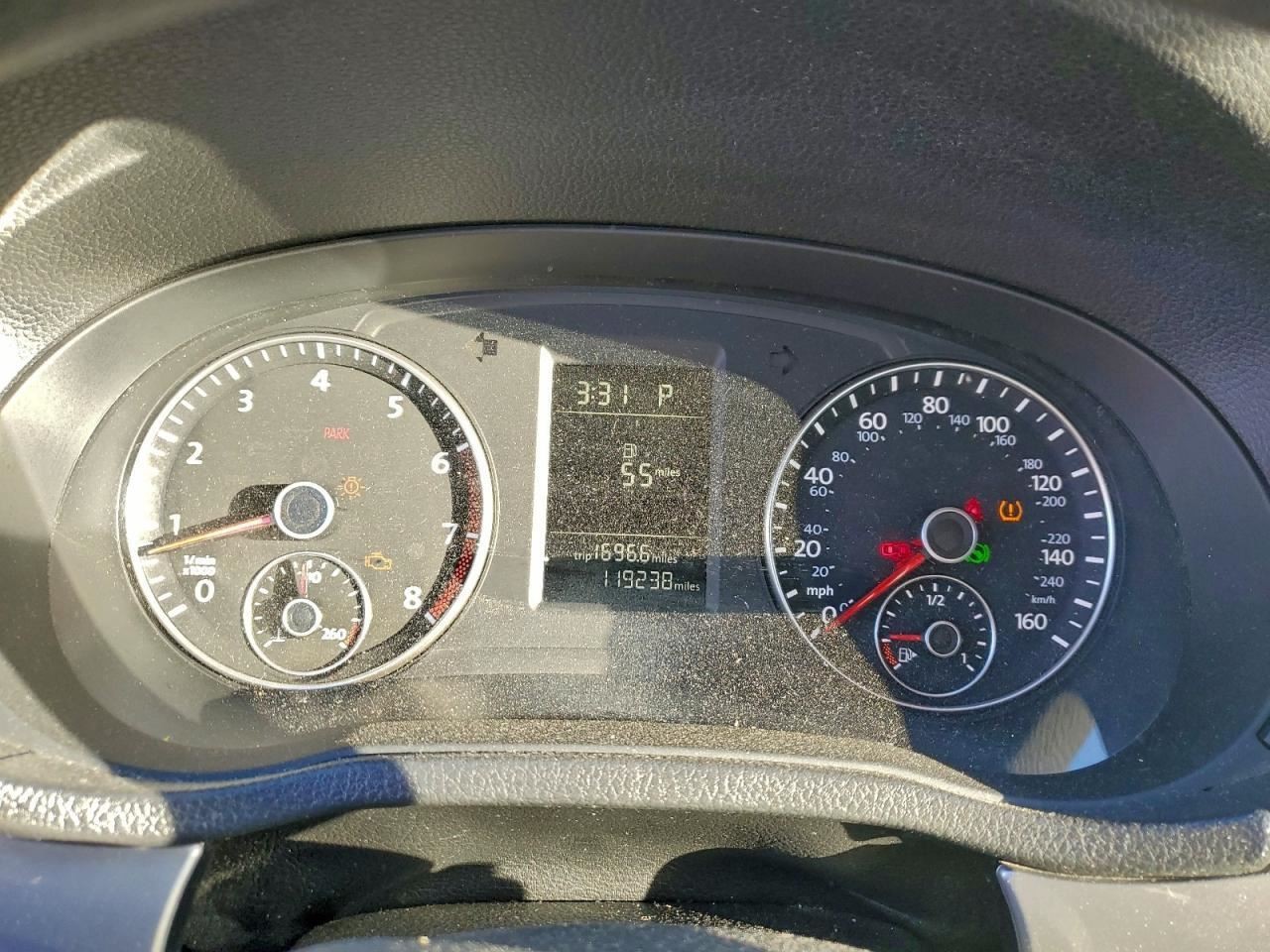 PASSAT 2014 Glove Box 4983673