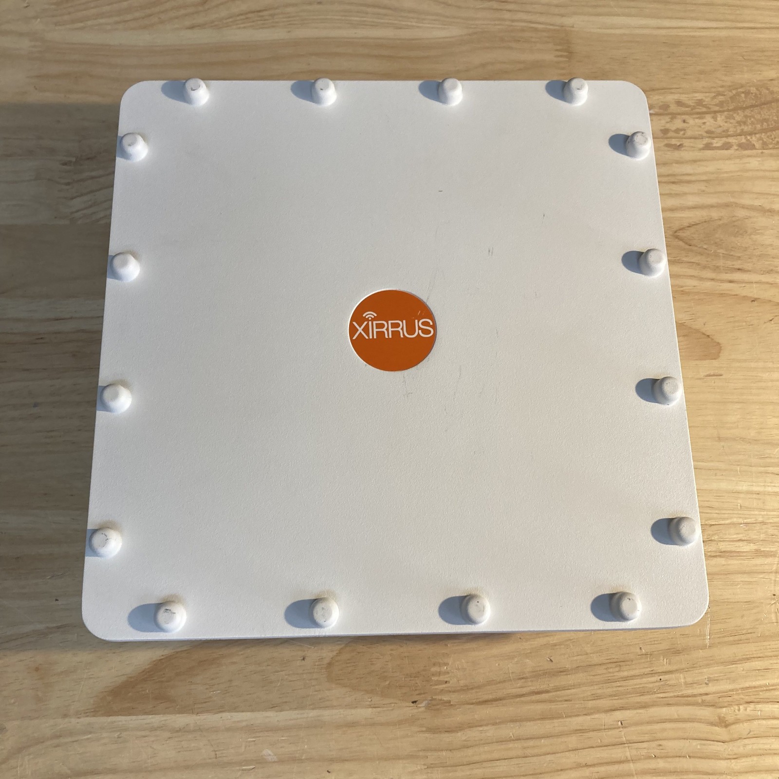 Xirrus XH2-120 High-Performance Outdoor Wi-Fi WAP Dual Radio Access Point XH2120
