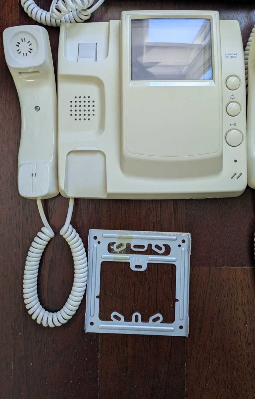 Aiphone GF-1MDK Intercom Unit Phone and Video with mount  LOW SHIPPING