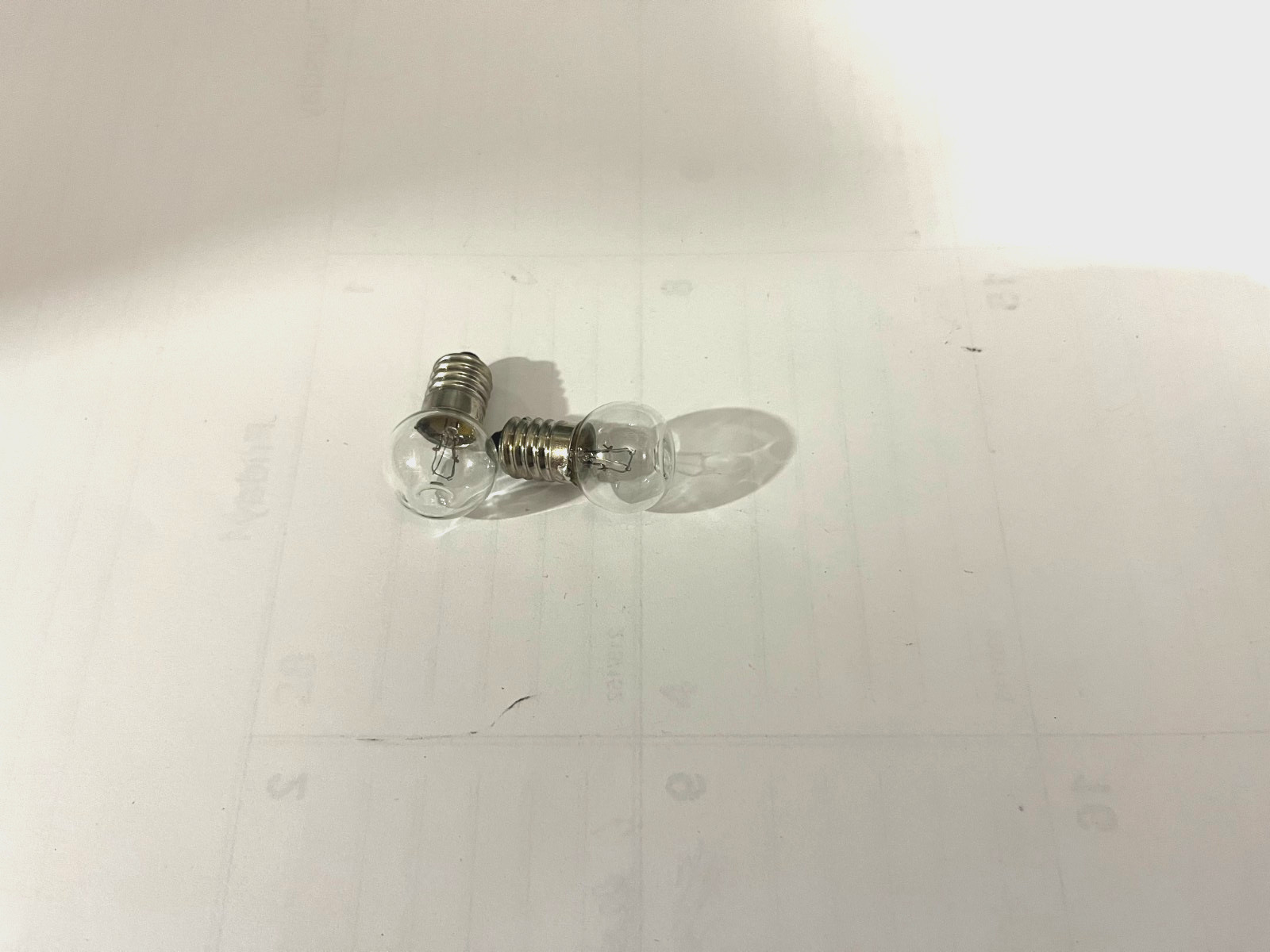LIONEL PARTS ,, 461-300 , PAIR OF DIMPLE BULBS FOR THE 394 BEACON