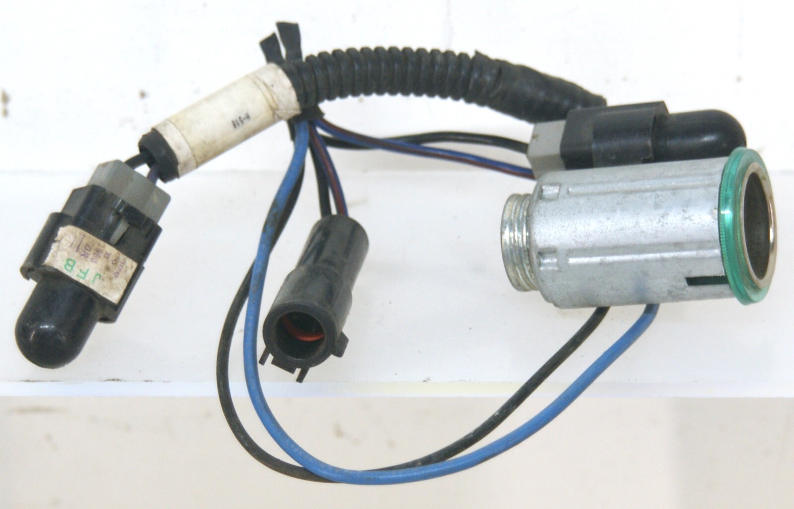 F6HT-14A411-LJA Freightliner Power Point Outlet Socket OEM 9122