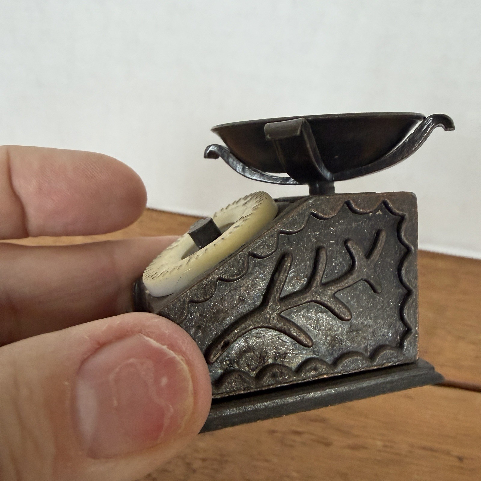 VTG Die Cast Old Scale Pencil Sharpener