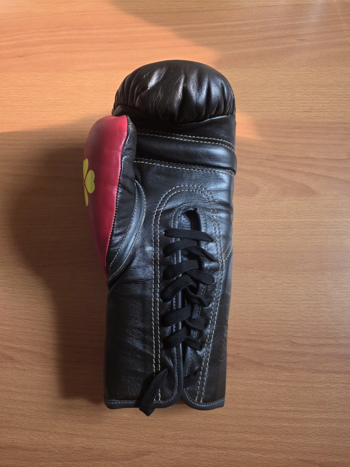 Dinardo Boxing Gloves 10oz Left Gloves