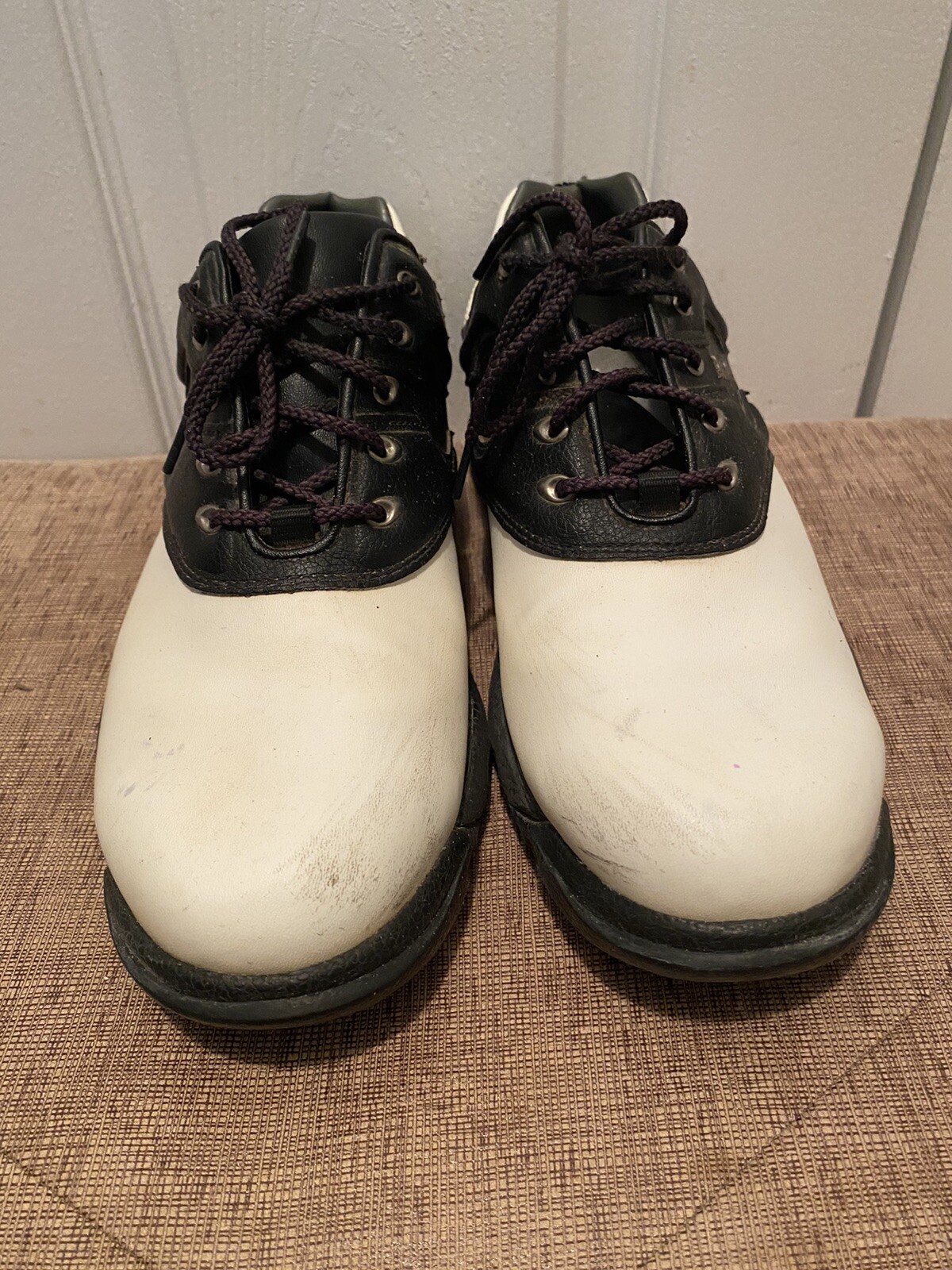 Foot Joy Mens size 9.5 Black and White Golf Shoes