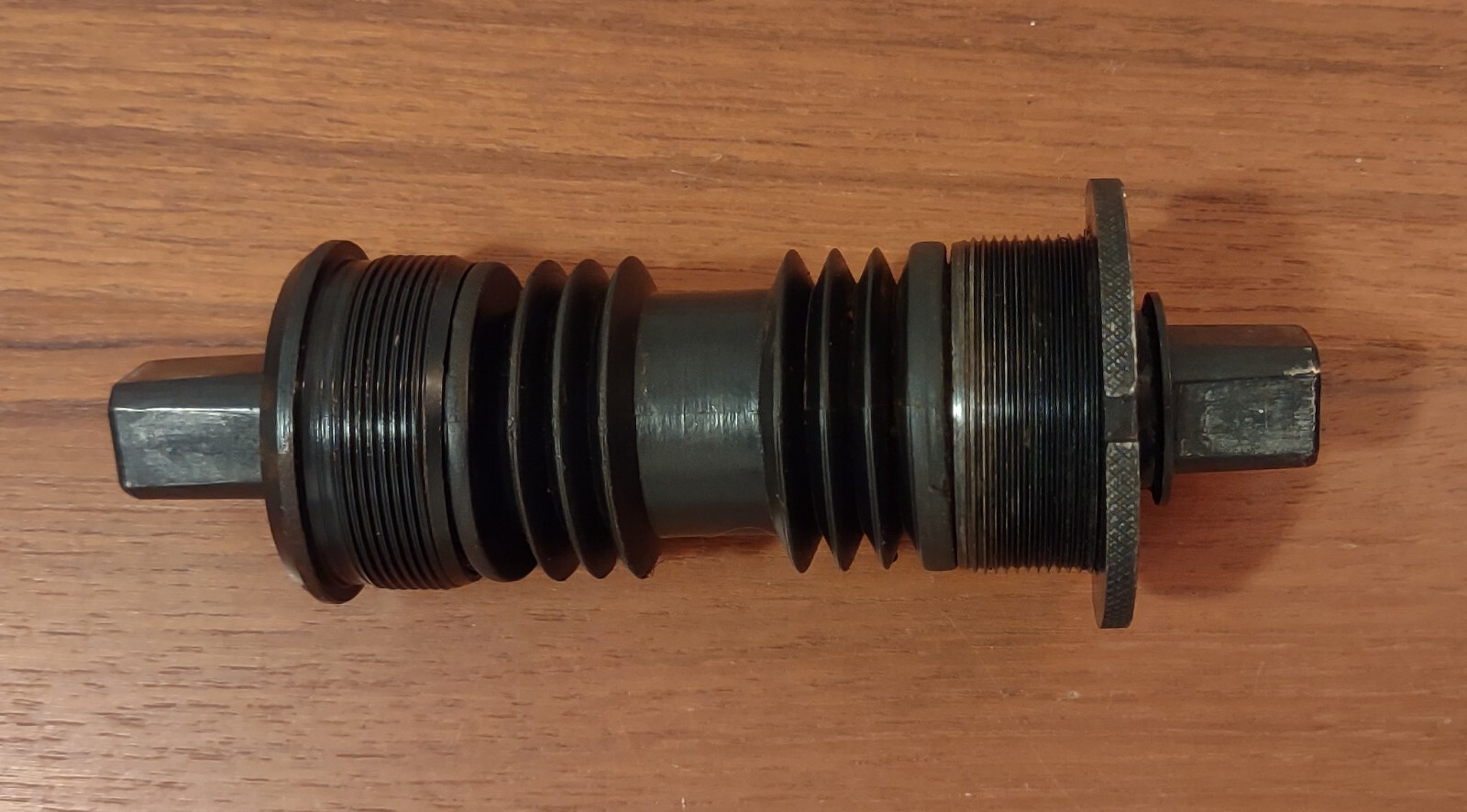 Bike Vintage Old Bicycle YST Square Taper 121 mm Bottom Bracket