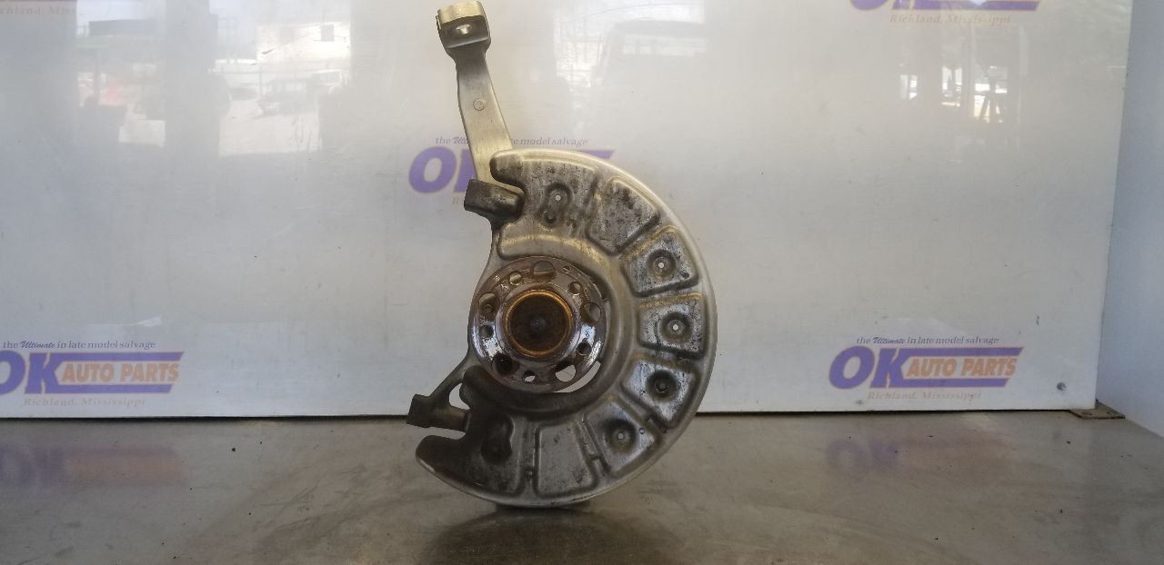 17 MERCEDES BENZ C63S AMG W205 SPINDLE KNUCKLE FRONT RIGHT PASSENGER