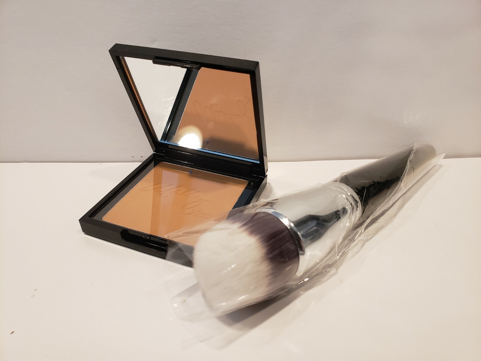 MALLY- 4K Ultra HD Fantasy Foundation With Brush - Medium - 0.33 Oz