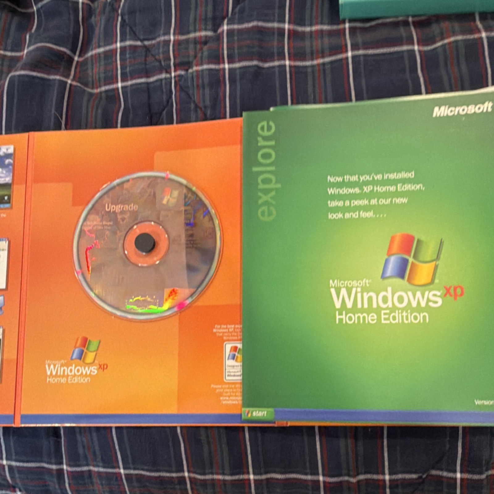 Microsoft Windows XP Home Edition Upgrade CD with Manual, Operating System