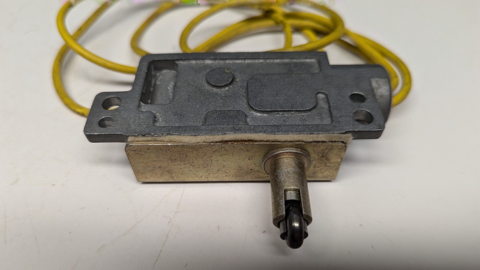 Used Honeywell 15 amp Microswitch, BZLN-RHBN6