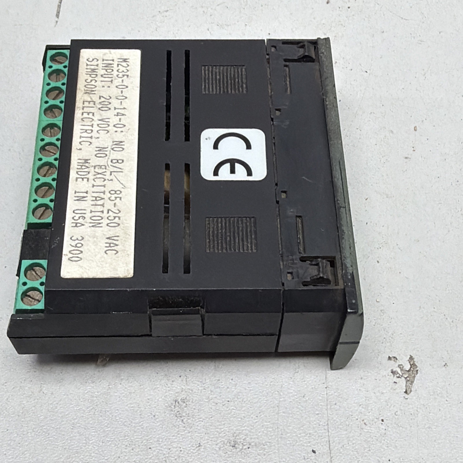 SIMPSON M235-0-0-14-0 **CHIPPED**