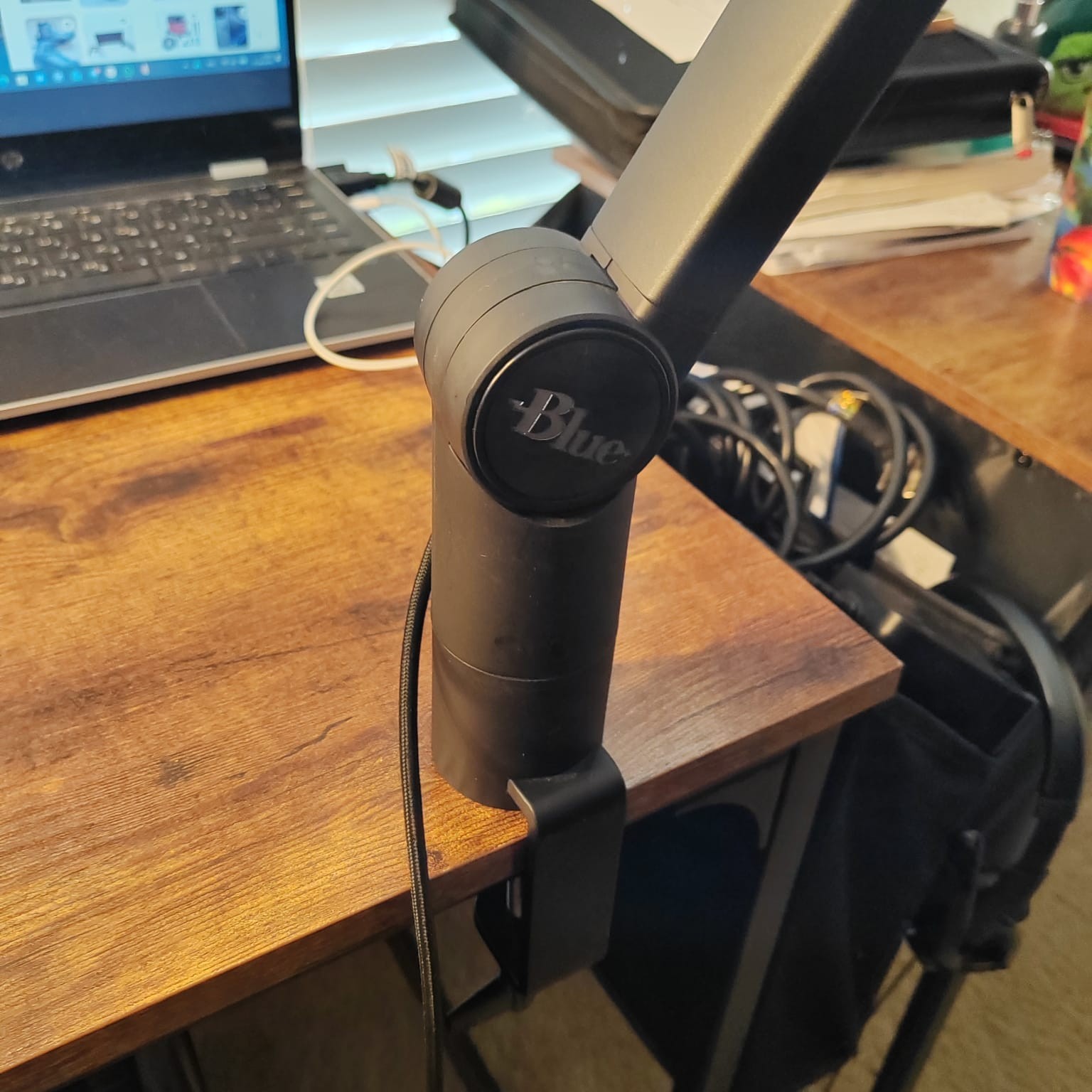 Blue Yeti USB Microphone w/ Boom Arm & Shock Mount – Great Condition