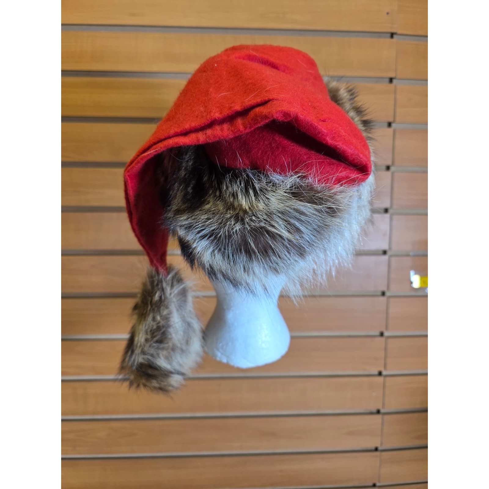 FHSUZ38 - Raccoon Fur Hat