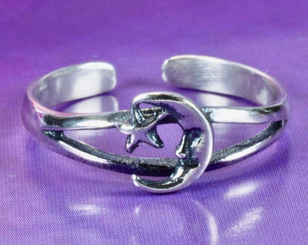 Women's Solid Metal Valentine's New Style Adjustable Moon & Star Toe Ring 925 SS