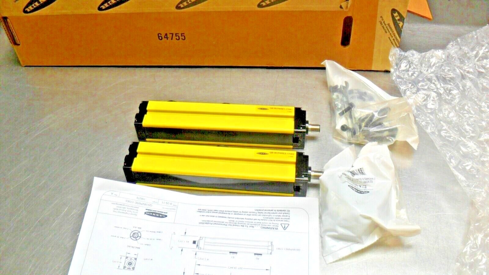 Banner Safety light curtain QS18VP6RE-17063 pair QS18VP6RE1-17063 & QS18VP6RE2