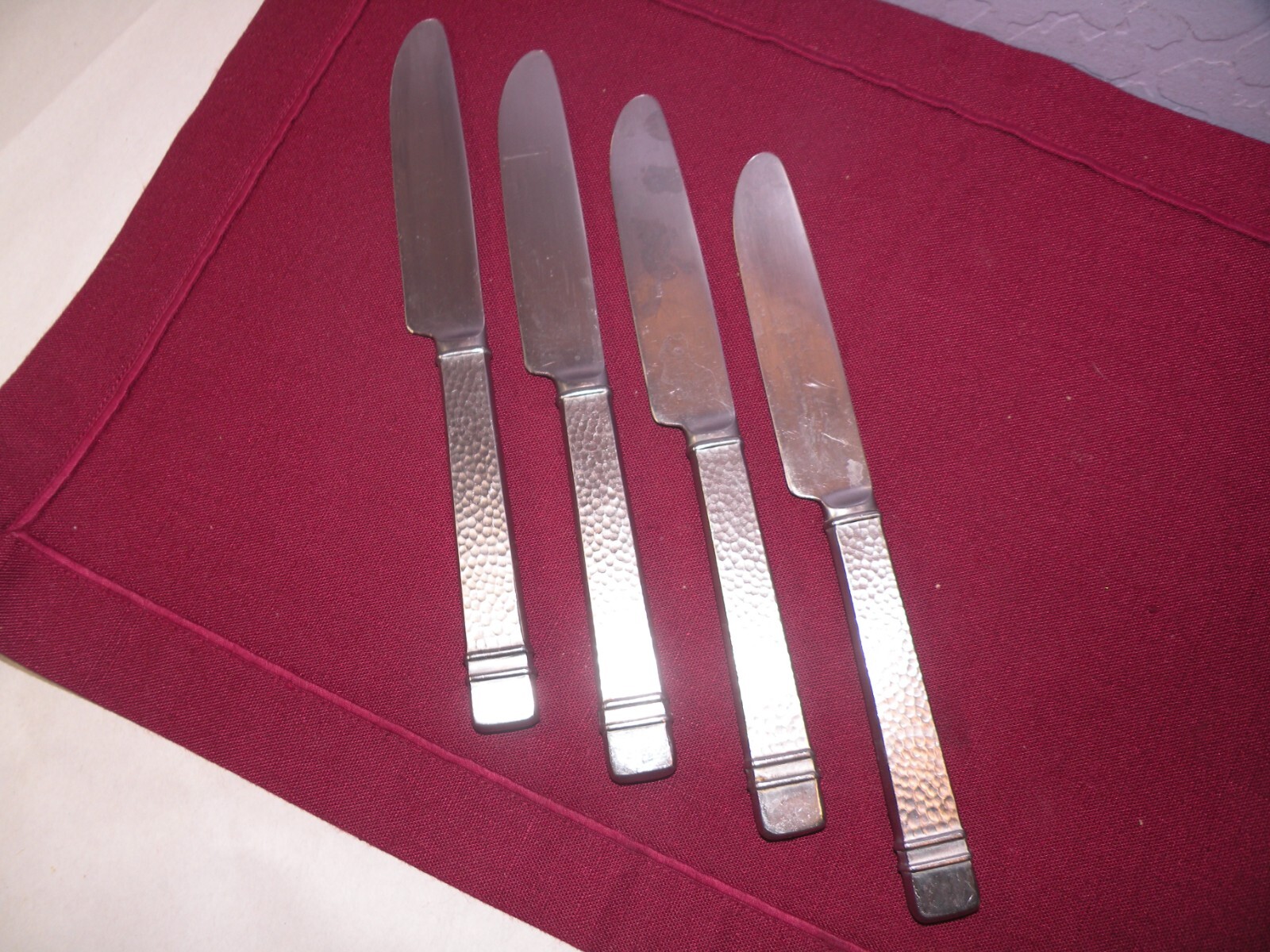 4 French Solid Knife Towle Patina HAMMERED Stainless Georgian House 8 1/2 GG3
