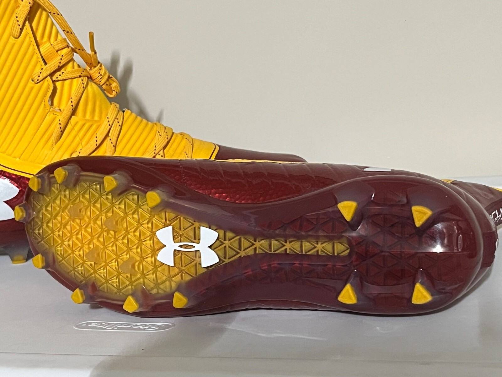 Under Armour Highlight MC Football Cleats Cardinal/Gold 3021478-601 Sz 10.5-12.5