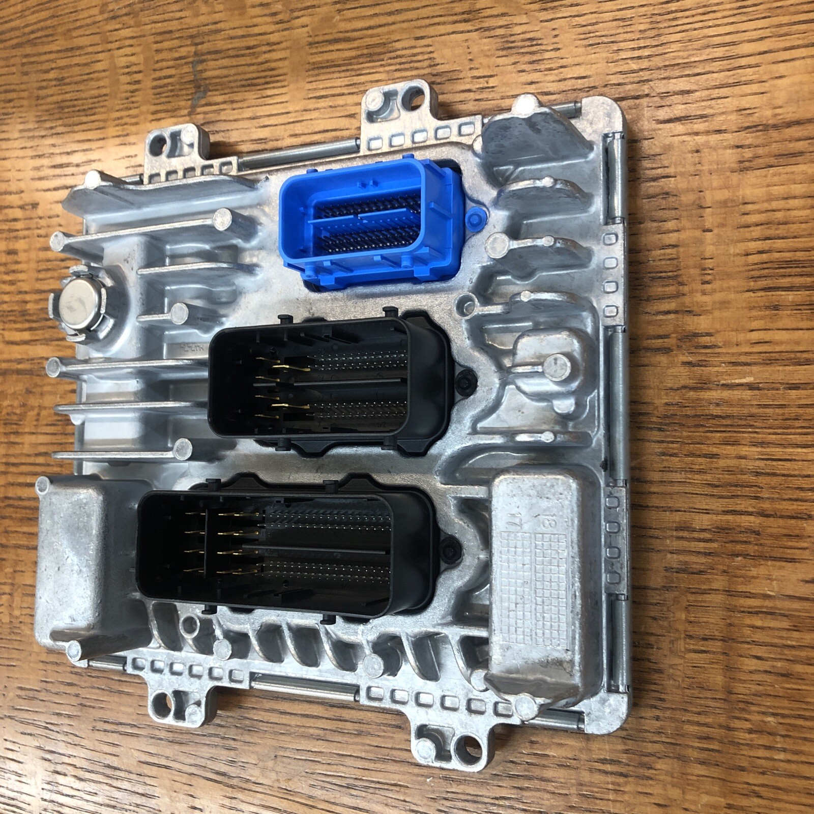 New OEM GM Engine Control Module ECM E98 2.8 Duramax Colorado Canyon 2017-2019