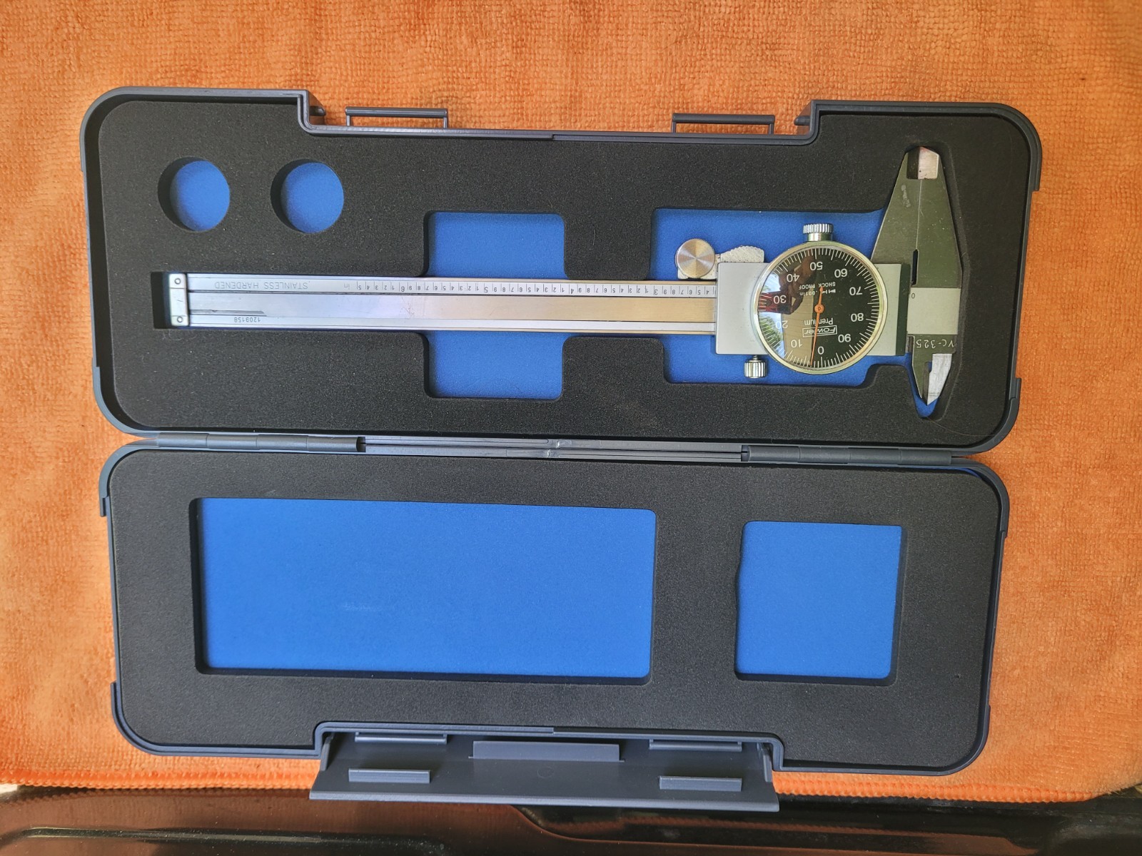 FOWLER 6" DIAL CALIPER, THUMB WHEEL ADJUST 0.001" W/CASE .001" STAINLESS STEEL