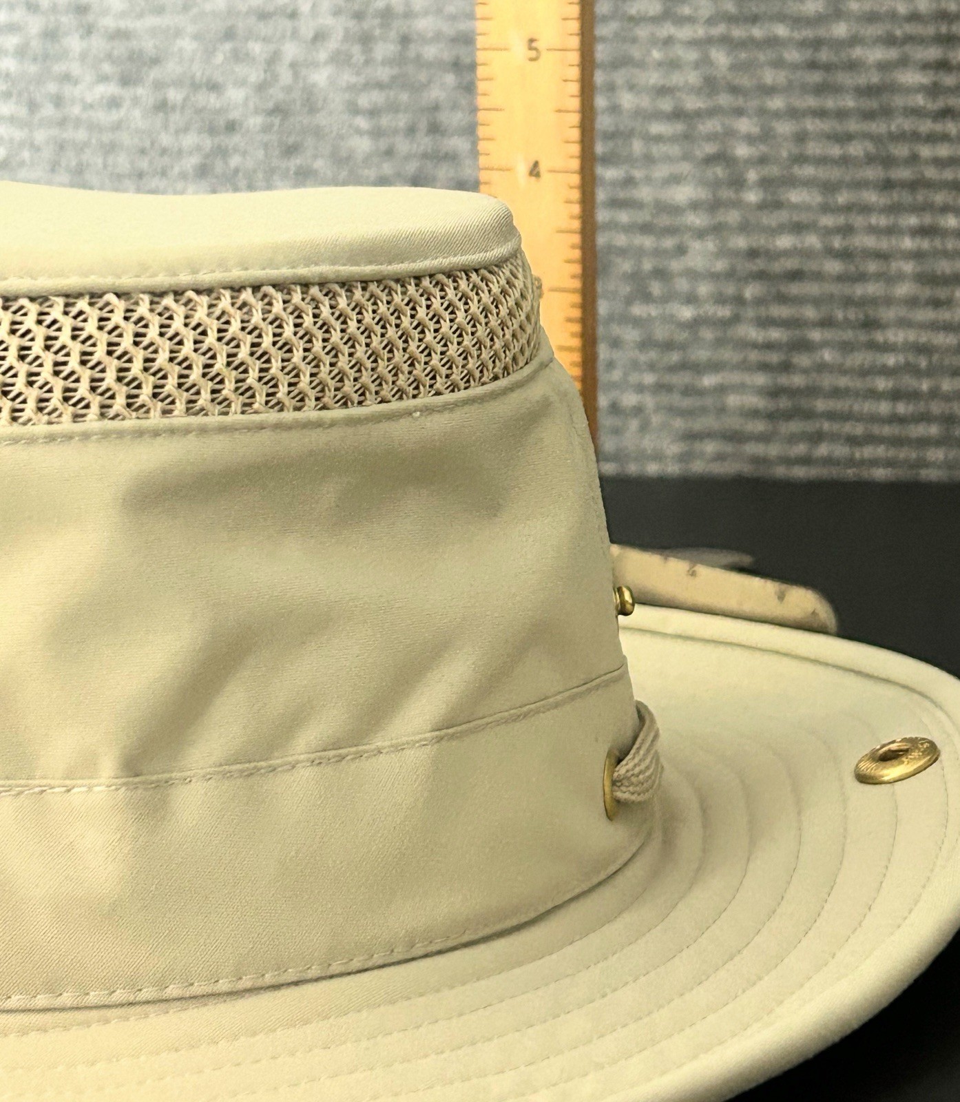 Open Box Tilley Hat LTM3 Airflow Khaki Hat Size 7