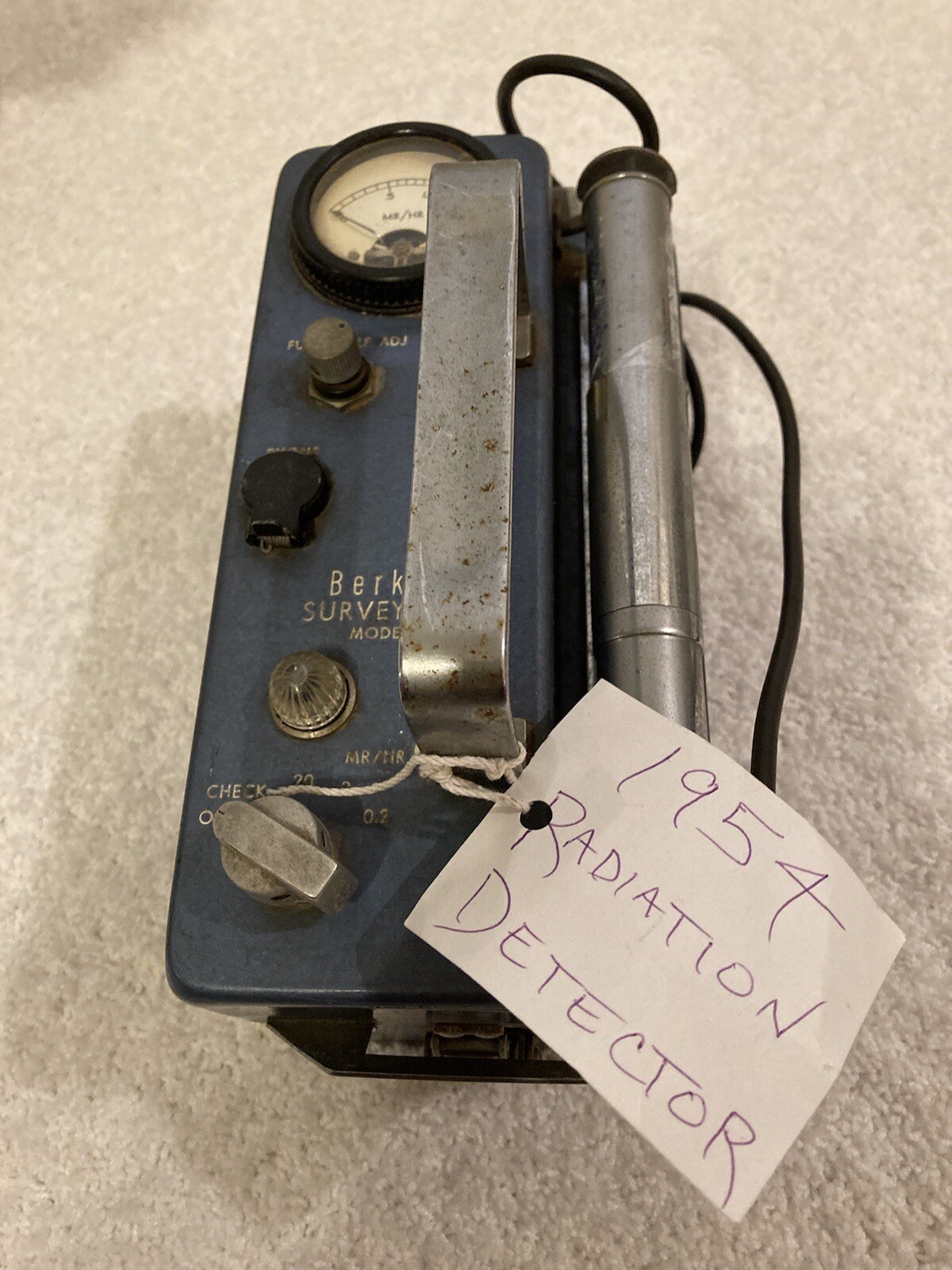 Berkeley Survey Meter model #2750. No Means To Test. No Apparent Damage.